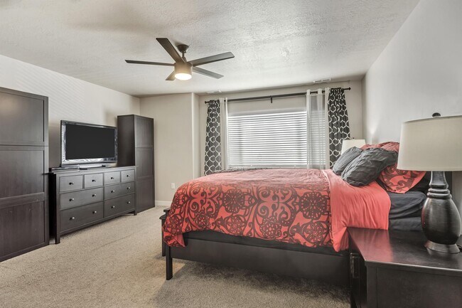 Building Photo - 1109 Emerald Pools Ln
