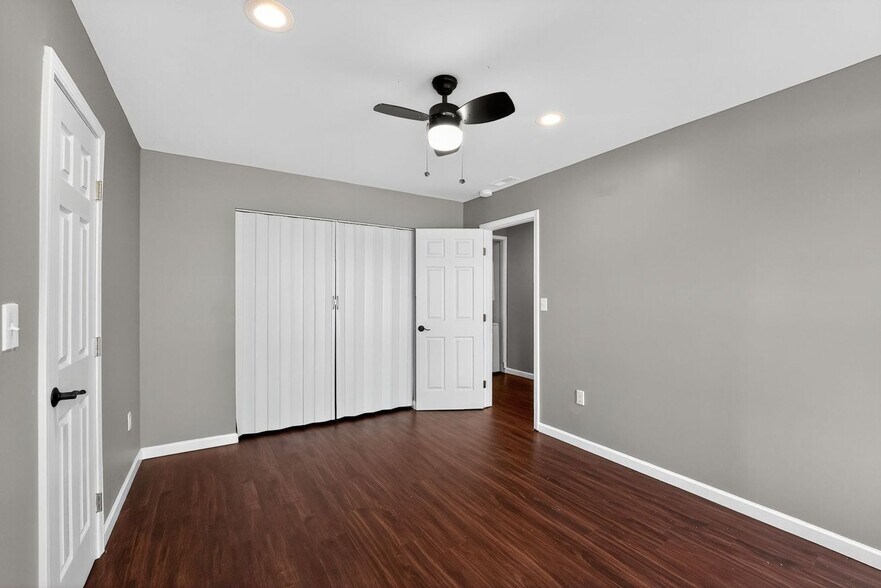 Building Photo - 313 Olympian Dr