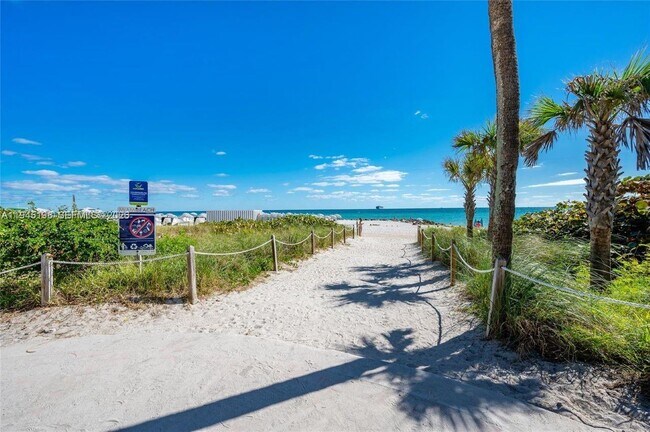 Building Photo - 2899 Collins Ave