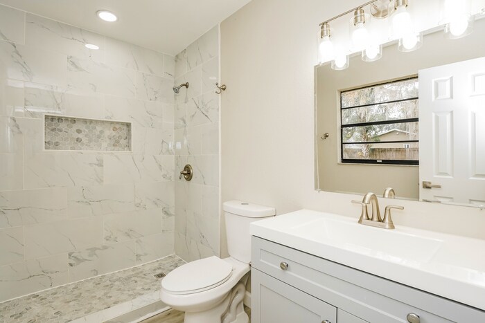 Building Photo - 3409 Silver Palm Dr