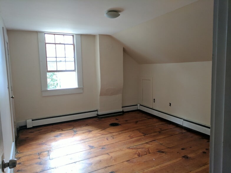 Building Photo - 75 Green Street