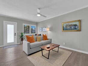 Building Photo - 473 12th Ave S