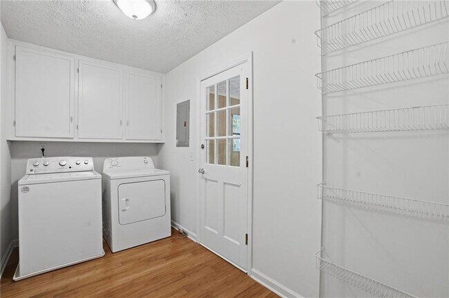 Building Photo - 4100 Dustin Dr NW