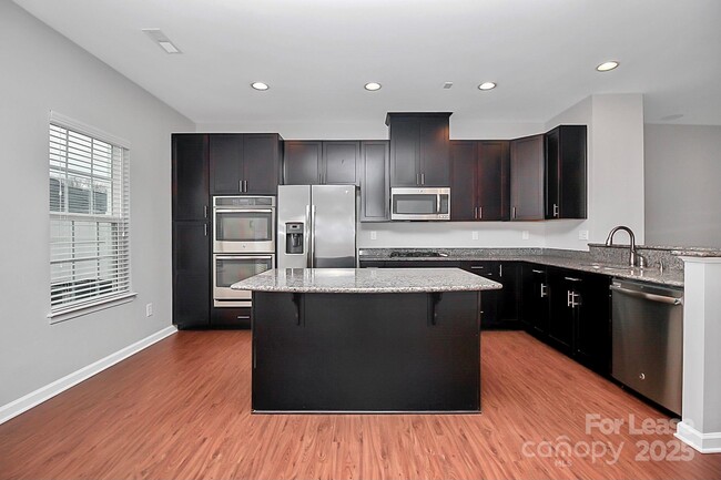 Building Photo - 6826 Colonial Garden Dr