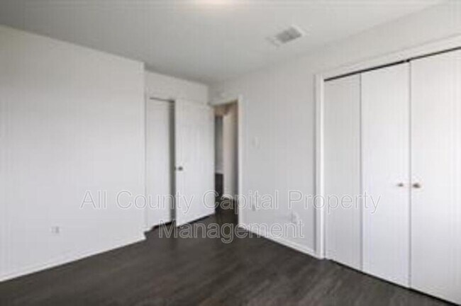 Building Photo - 8503 Colony Loop Dr