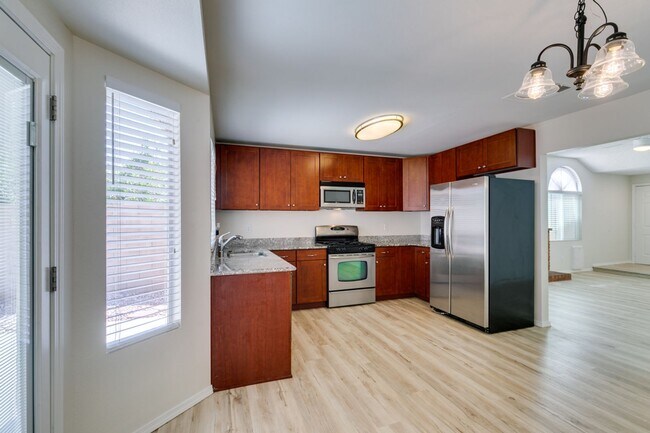 Building Photo - EASTERN AND WINDMILL 3 BEDROOM HOME WITH LARGE BACKYARD, NO HOA, AND SOLAR PANELS