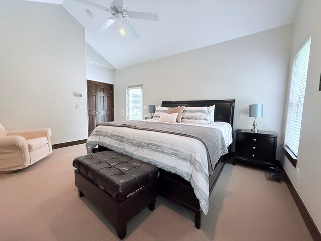 Building Photo - 271 Black Bear Dr