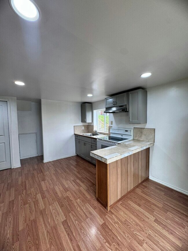 Building Photo - 3636 S 242nd St