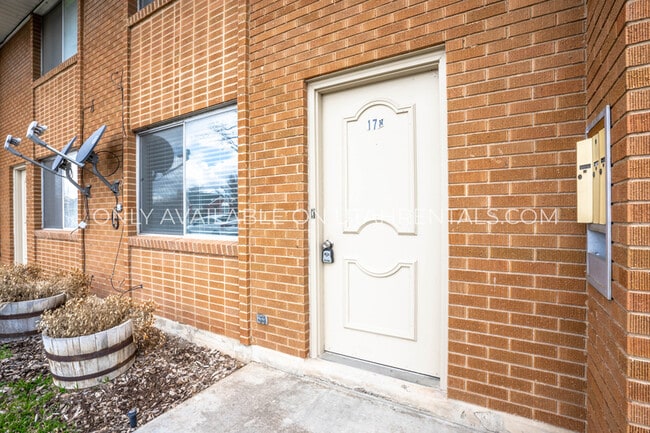 Primary Photo - 186 W 100 N