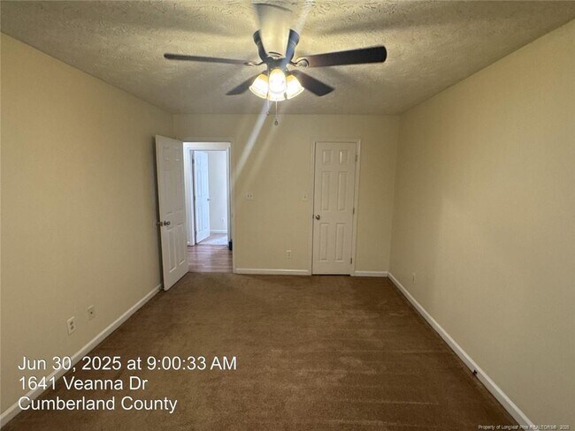 Building Photo - 1641 Veanna Dr