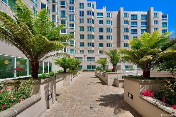 Building Photo - 240 Lombard St