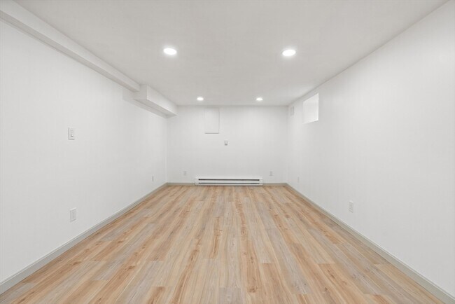 Building Photo - 316 Russett Rd