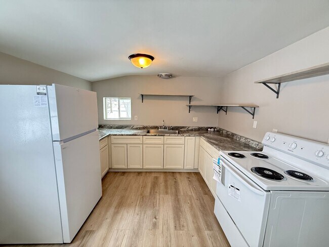 Building Photo - 107 Sager Rd