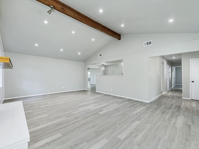 Building Photo - 3309 Ashford Ave