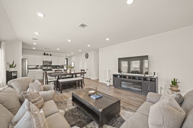 Building Photo - 3019 Live Springs Ct