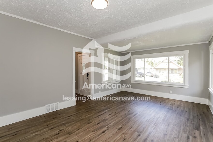 Building Photo - 2859 Corby St