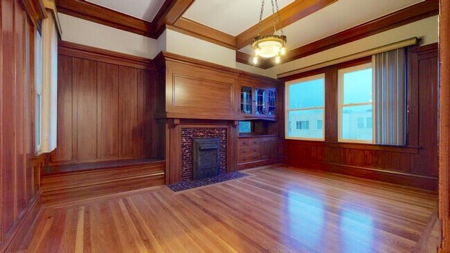 Building Photo - 464 8th Ave