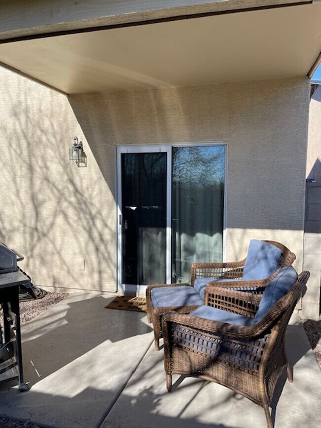 Building Photo - AVAILABLE NOW!  Beautiful 3BD/3BA North West HOME Resort-Style Living Across from Omni Tucson Nat...