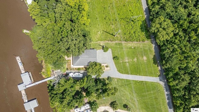 Building Photo - 237 River Oaks Dr
