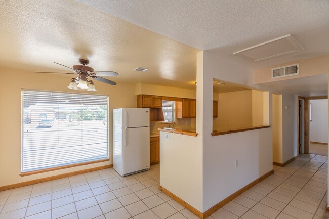 Building Photo - Beautiful 3 bedroom 1 bathroom home