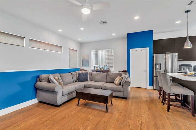 Building Photo - 5021 Nichols St