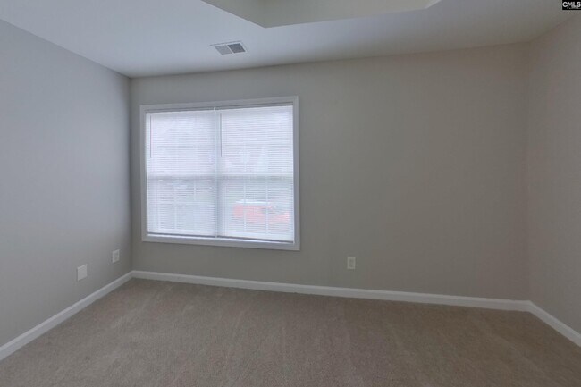 Building Photo - 229 Montclaire Cir