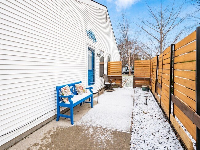 Building Photo - 7723 Stanlake Ct