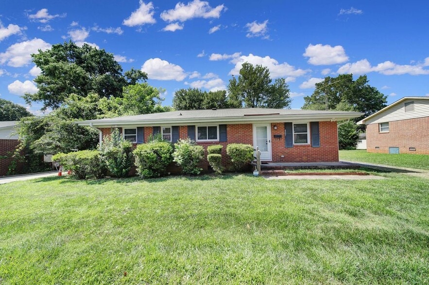 Building Photo - 4301 Briarhill Dr
