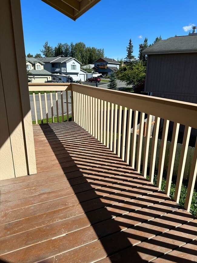 Building Photo - The Perfect Family Home! Large Yard, Deck ...