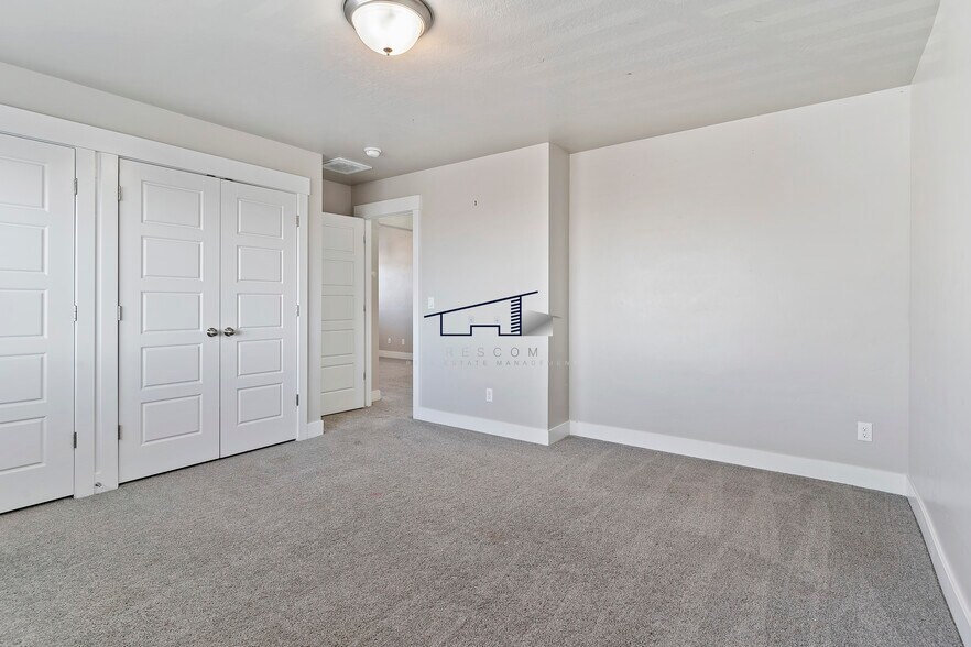 Building Photo - 369 W Clark Cir