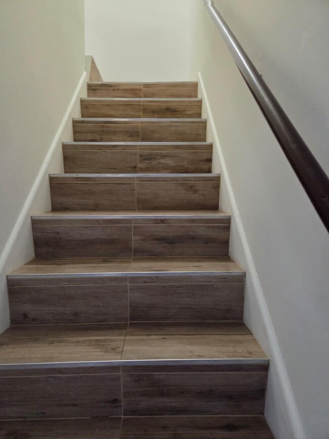 Building Photo - 810 Sandtree Dr