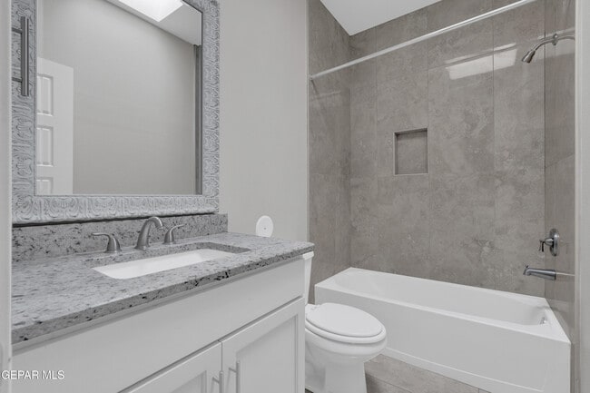 Building Photo - 815 TS Daniel Cadena Dr