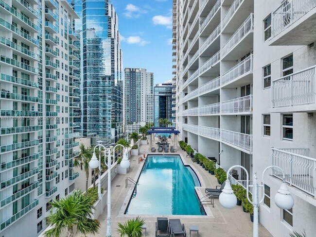 Building Photo - 1200 Brickell Bay Dr
