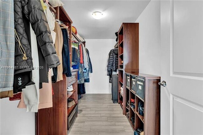 Building Photo - 400 Sunny Isles Blvd