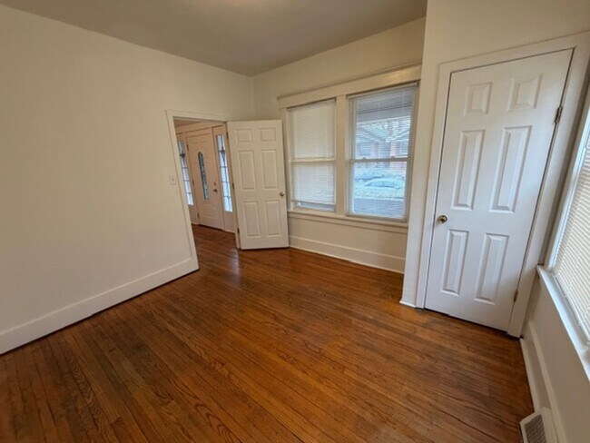 Building Photo - COMING SOON: Heavenly Haven on Hornsby **Section 8 Friendly!**