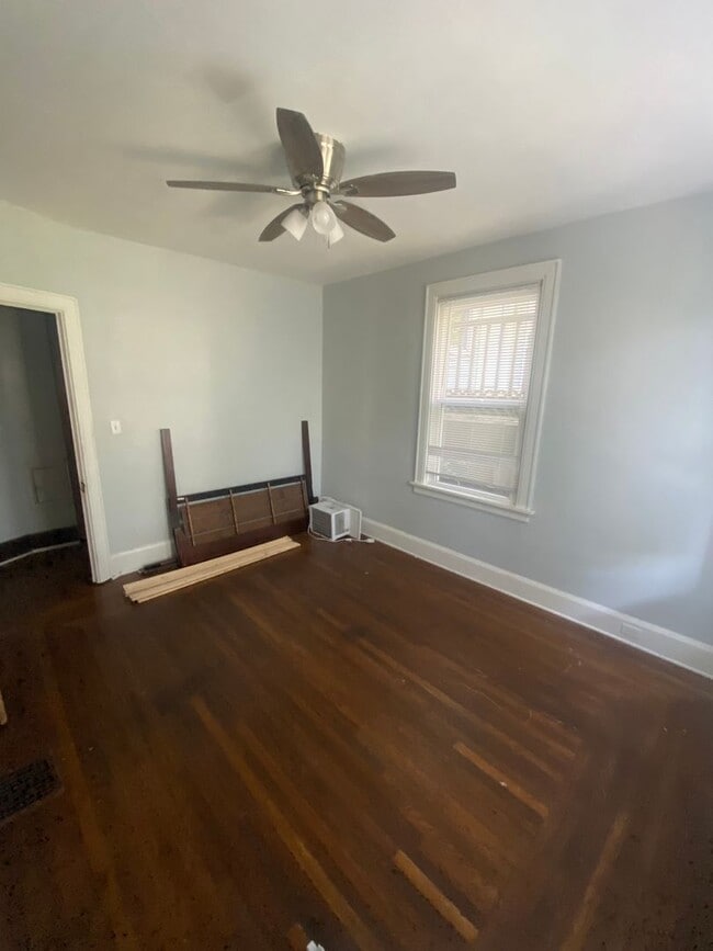 Building Photo - Two Bedroom in Cincinnati!
