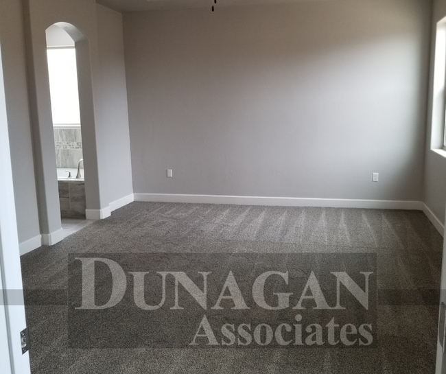 Building Photo - 401 Baler Ln