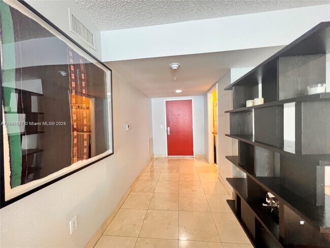 Building Photo - 16711 Collins Ave