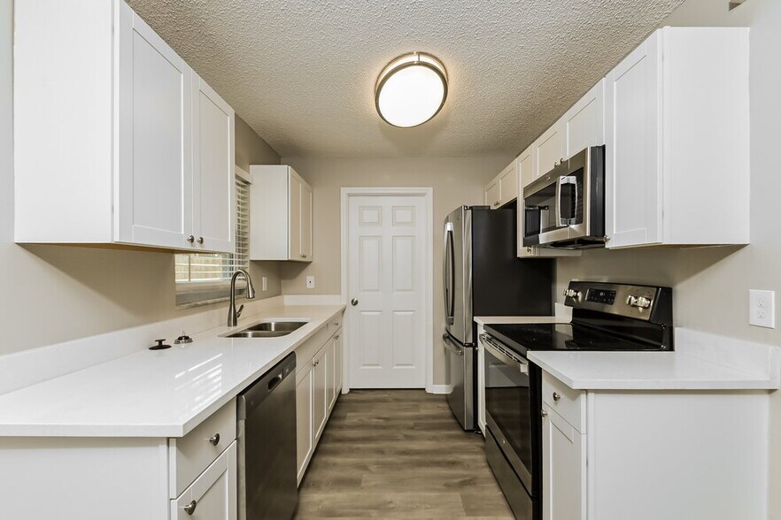 Building Photo - 5227 Grace St E