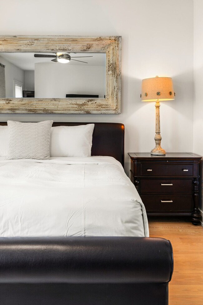 Building Photo - 1408 Pleasant St