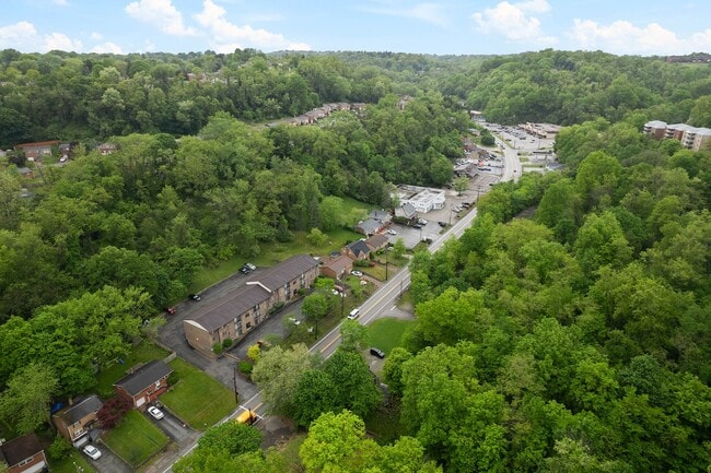 Building Photo - Stunning 3 bedroom home in Wilkins Township available June 15!