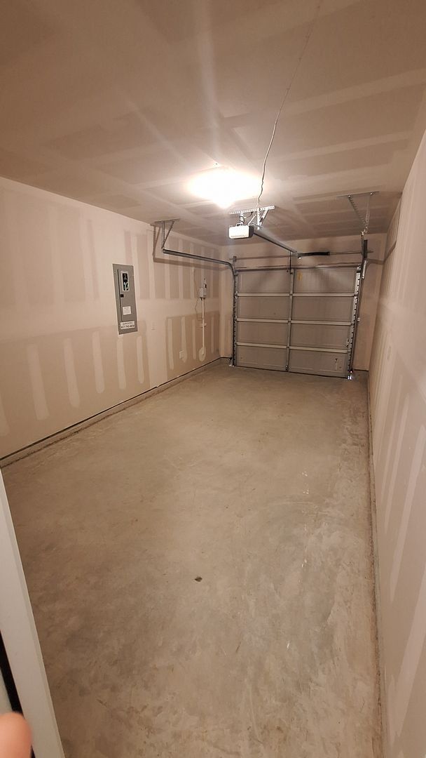 Building Photo - NEWLY BUILT 4 bedroom 2.5 Bath Single *1.5...