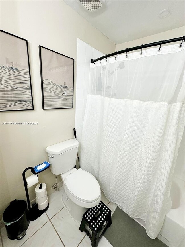 Building Photo - 5975 SW 137th Ave