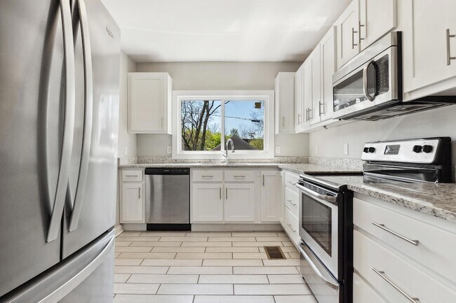 Building Photo - 1906 Vine St