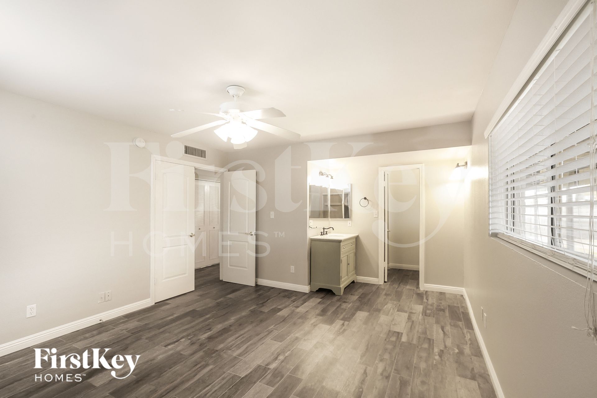 Building Photo - 1302 W Kristal Way