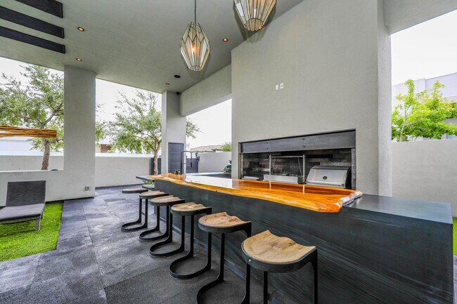 Building Photo - 3013 George Martin Dr