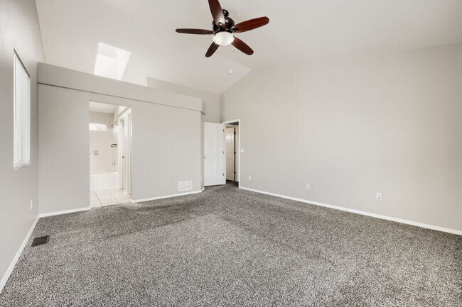 Building Photo - 5632 Marabou Way