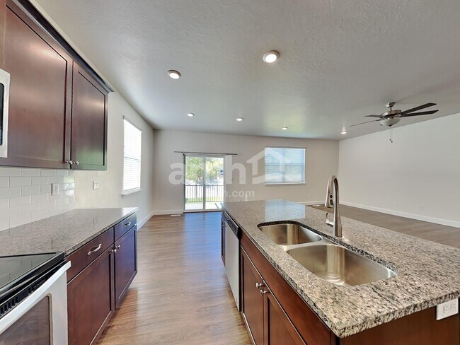 Building Photo - 2997 E S Village Dr