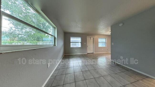 Building Photo - 3716 137th Ave N