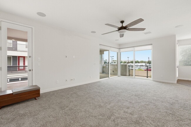 Building Photo - 1250 Abbey Ln